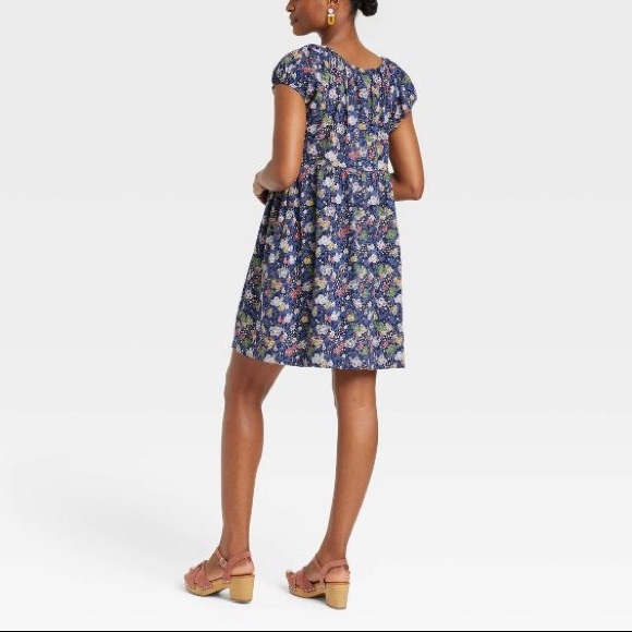 Universal Thread™ Women's Puff Short Sleeve Day Dress - Nancy Blue Floral - Picture 3 of 4